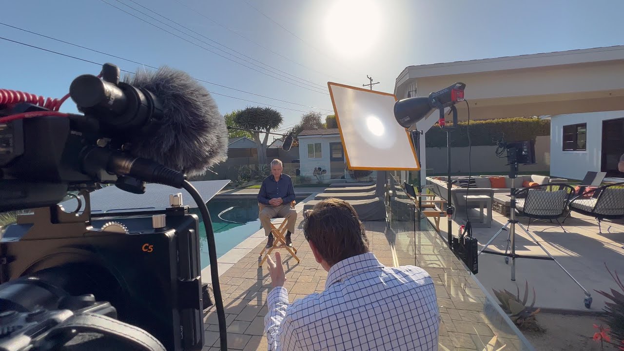 Filming Conference Interviews Outside - Aputure Lighting - Sony FX3 - Travel Vlog