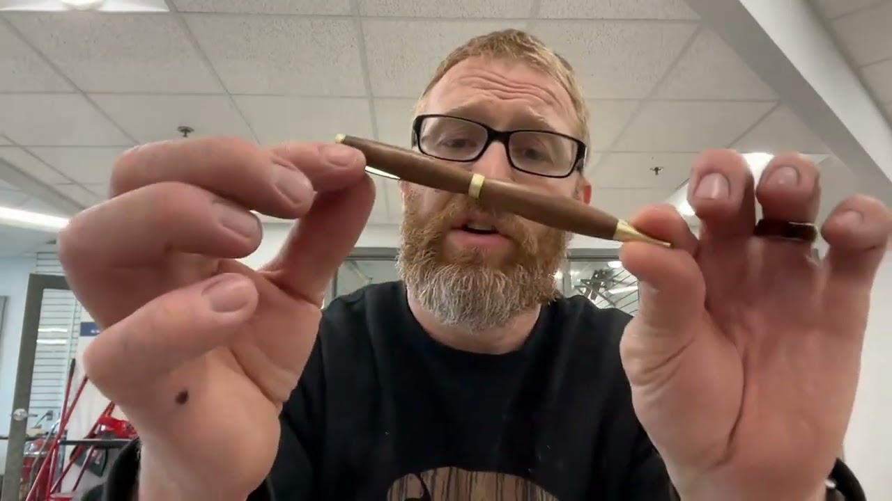 Wooden Pen  Final Shaping on the Lathe