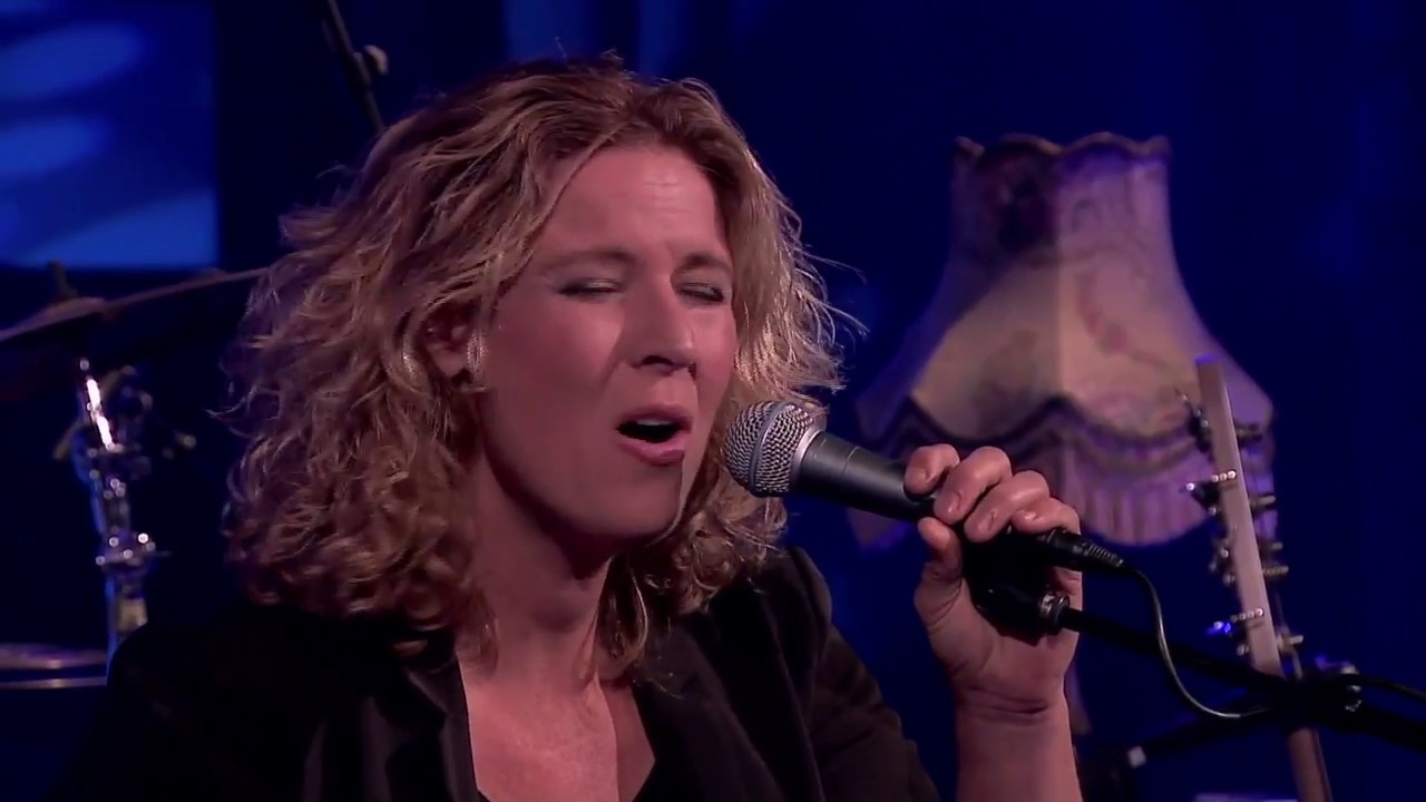 McChicks - 'You And Me' acoustic live @ RTV Oost, Oct 2017