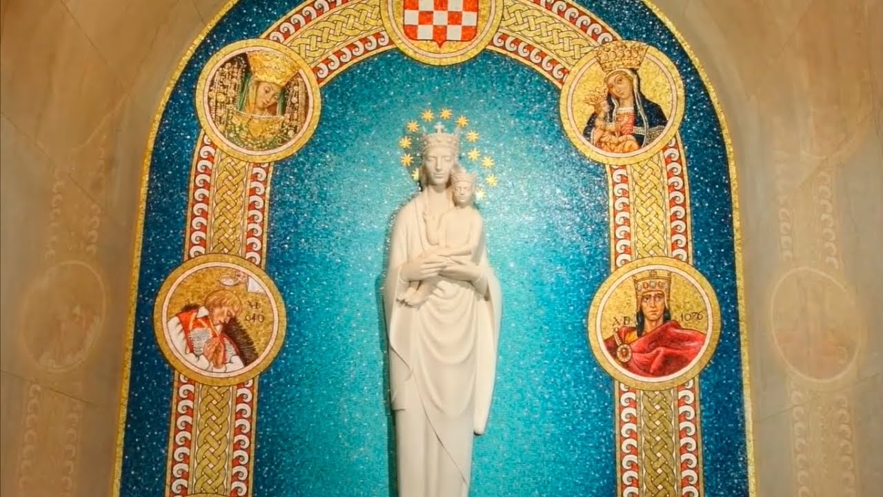 Salve Regina - Coro Bento XVI