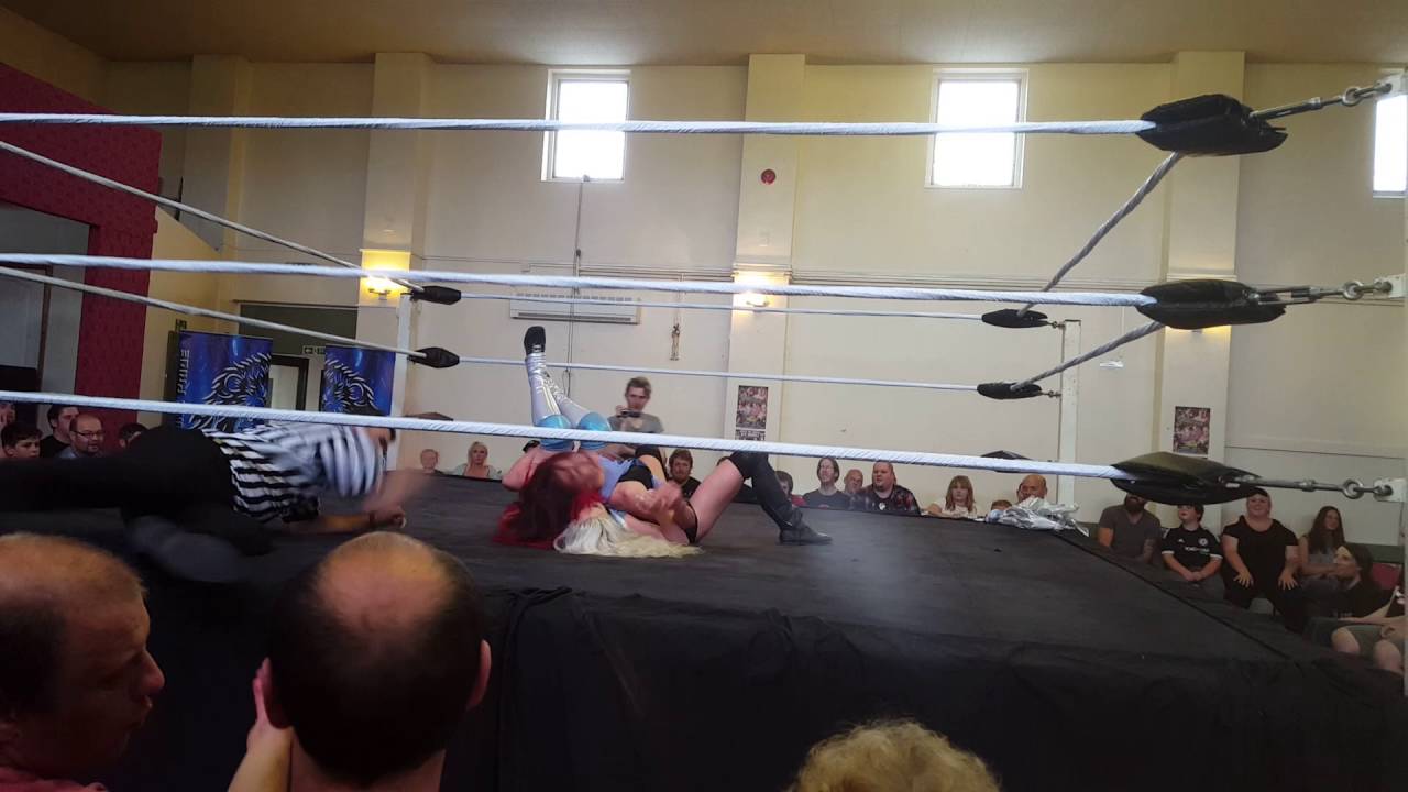 Kay lee ray VS Sierra Loxton