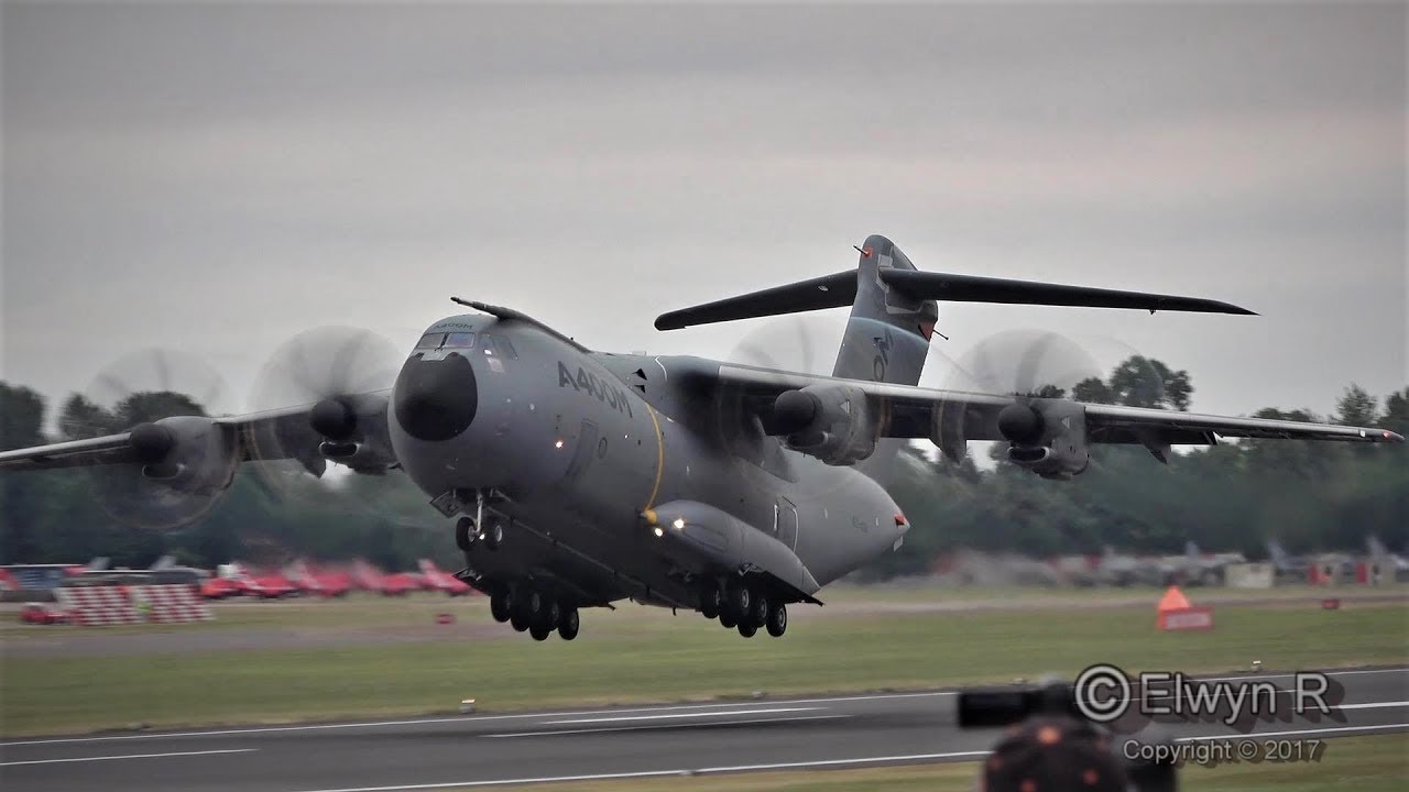 RIAT 2017 Airshow Airbus A400M Grizzly Atlas Transport Aircraft Flying Display