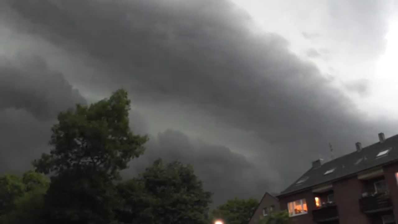 Sehr schweres Unwetter in Neuss.
