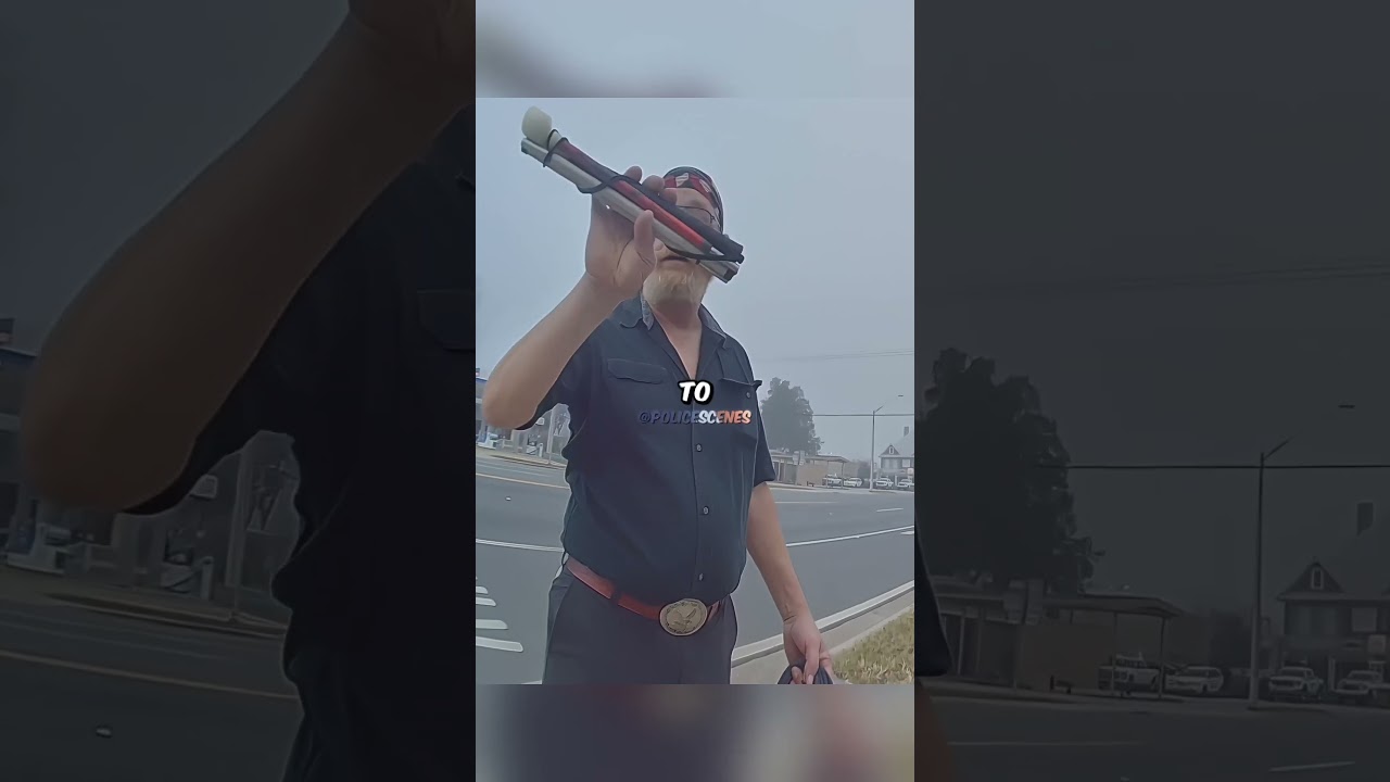 Полицейские злоупотребляют властью против слепого! 👨&zwj;🦯🚨