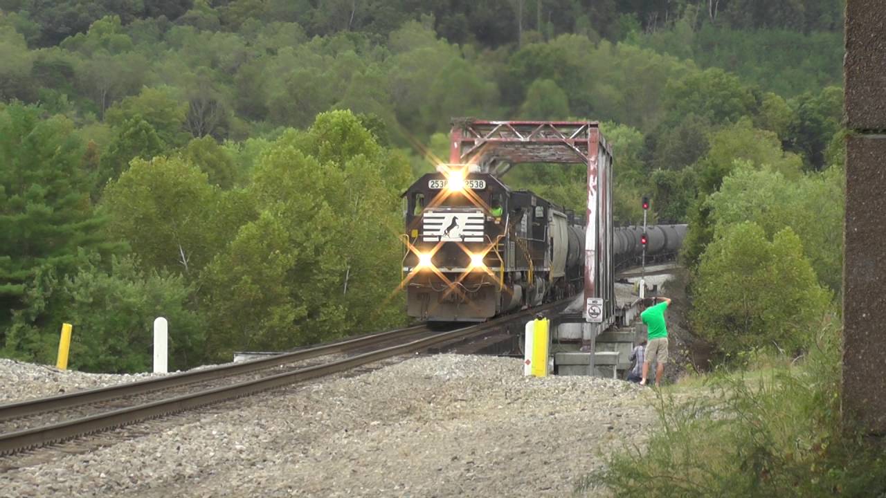 EMD Standard Cab - NS SD70 