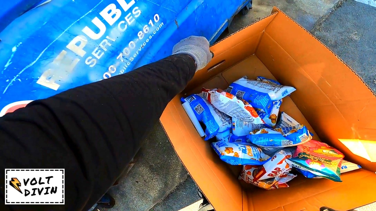 Dumpster Diving For Super Bowl Snacks - S5E4