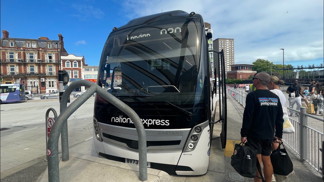 National Express 030 - Portsmouth The Hard Interchange to London Victoria Coach Station Full Journey