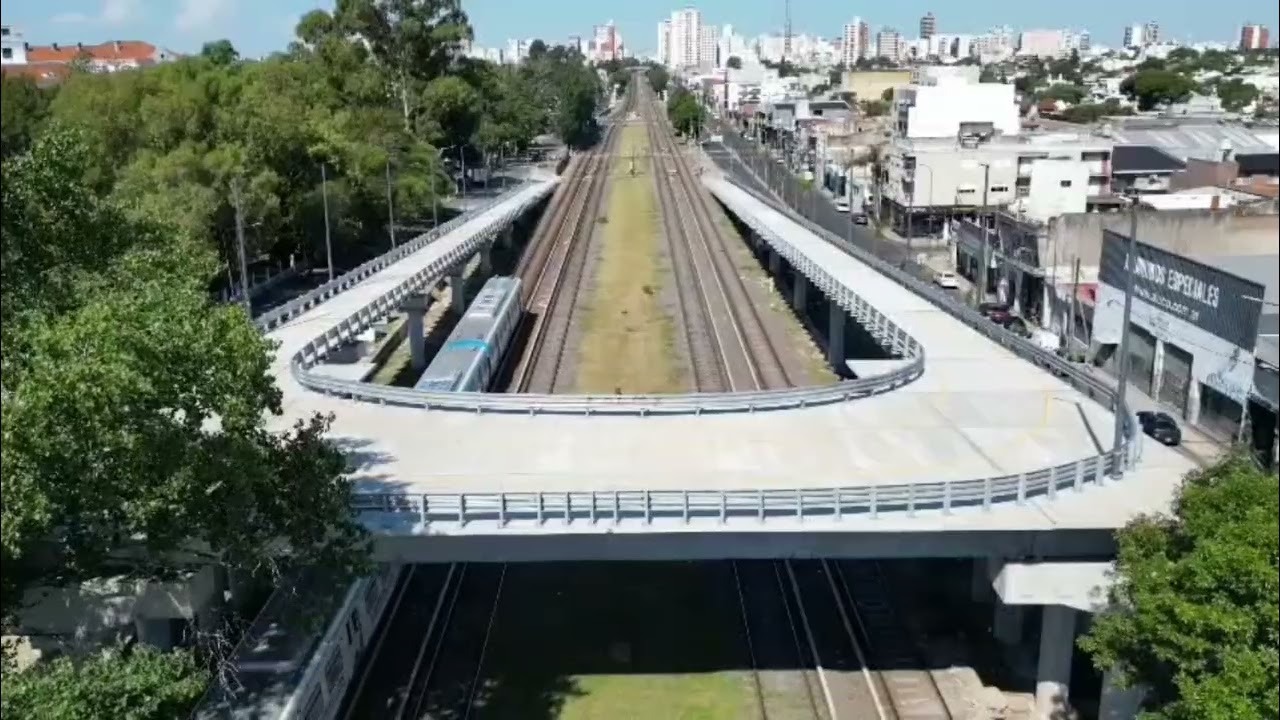TRENES ARGENTINOS  HABILITÓ EL NUEVO PUENTE SOBRE LAS VÍAS DEL SARMIENTO DE HAEDO 
