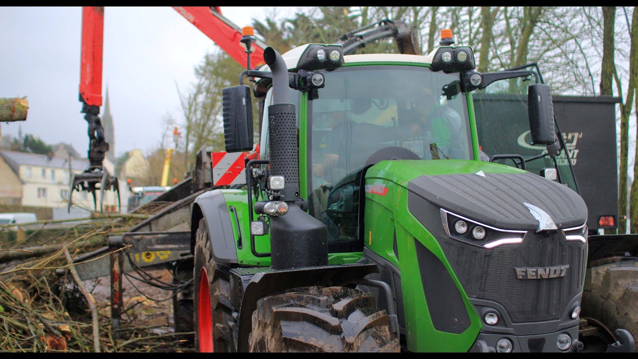 PRODUCTION DE PLAQUETTES FENDT 939 BROYEUR MUS-MAX T11 ETA D'HERVE VALTRA CASE IH WOOD CHIPPING