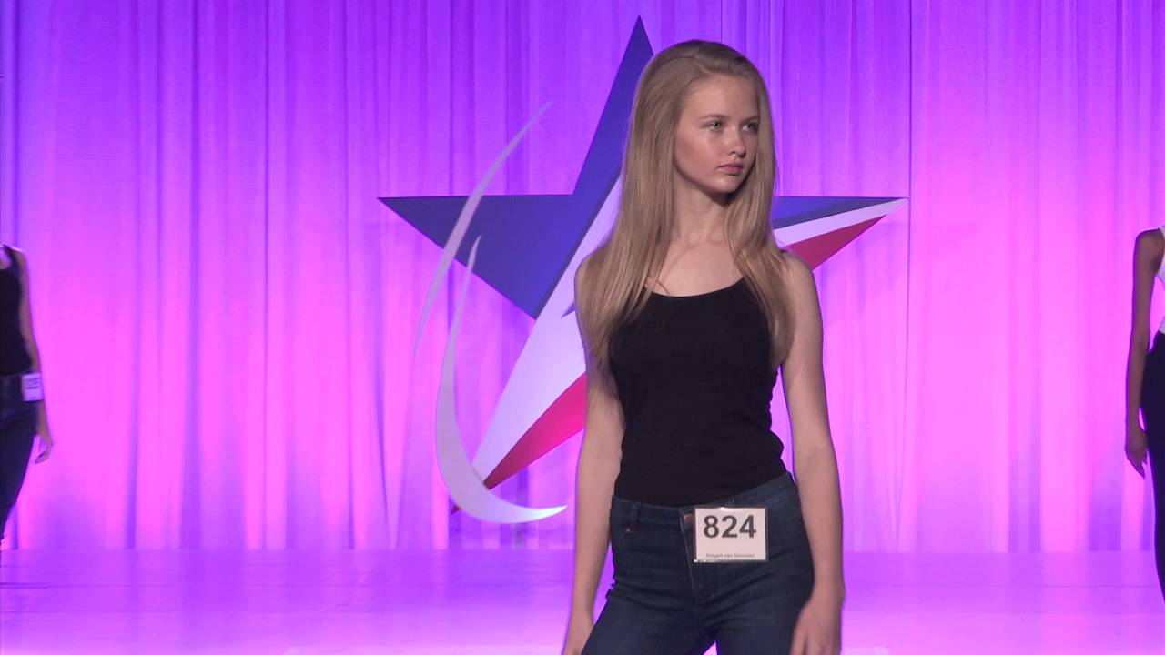 Fashion Runway ARTS 2016, Abigail van Greunen