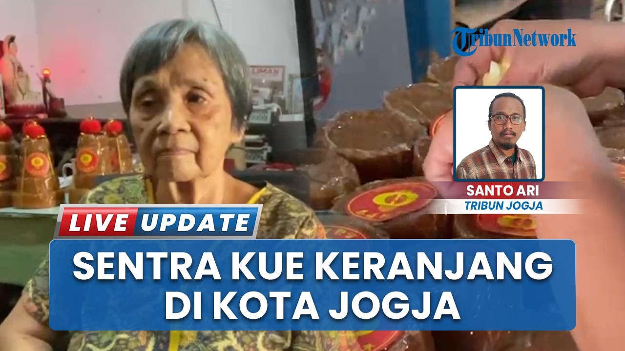 Kesibukan Pembuat Kue Keranjang Jelang Imlek