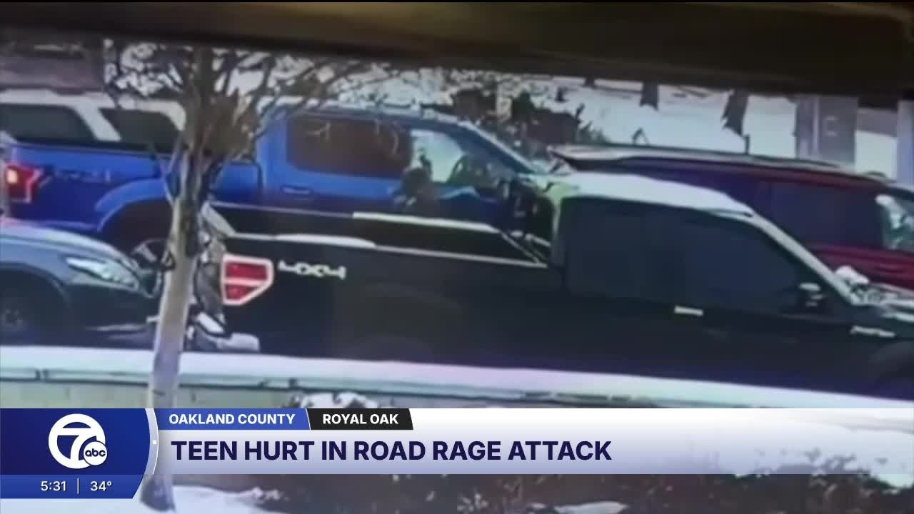 18-year-old cut with knife during road rage attack in Royal Oak