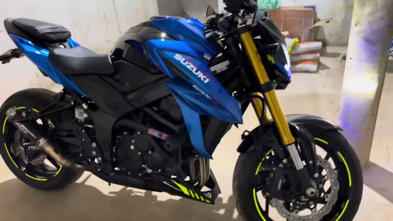 Tem que respeitar a GSX 750 tem o ronco lindo demais
