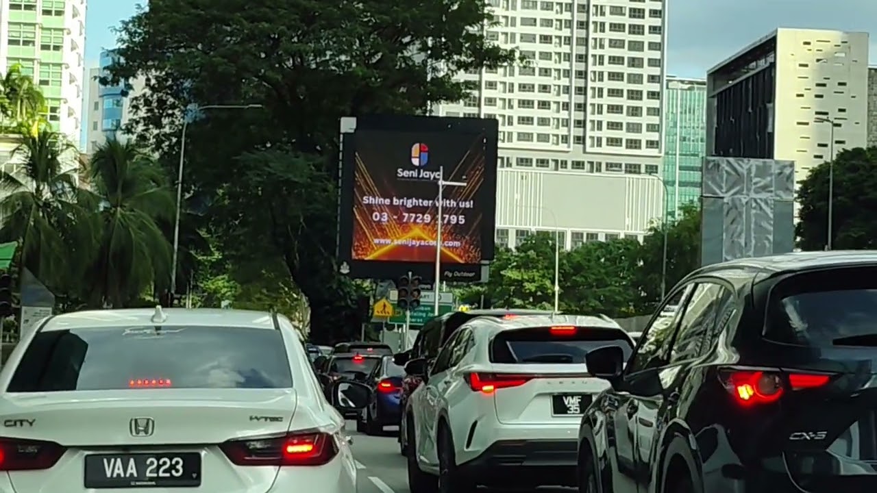 Kuala Lumpur to Dengkil - Drive around Selangor and Kuala Lumpur