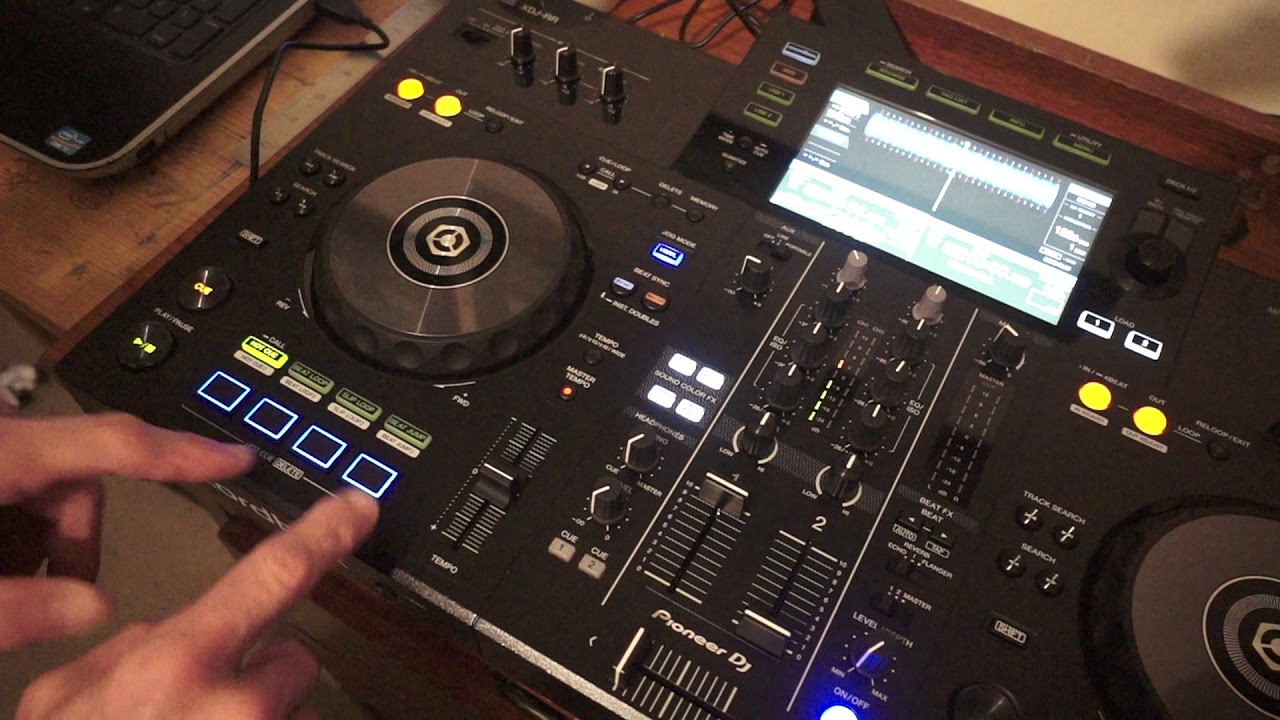 HOW TO USE THE TWO BANKS OF HOT CUES ON THE PIONEER XDJ-RR