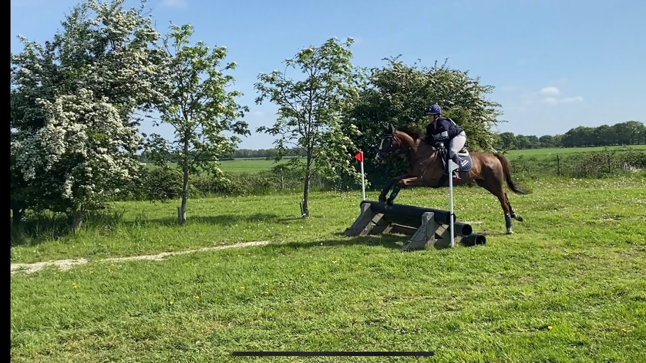 Leona Salmon & Red Alert. Epworth Equestrian 70 Hunter Trial. Clear - 7th