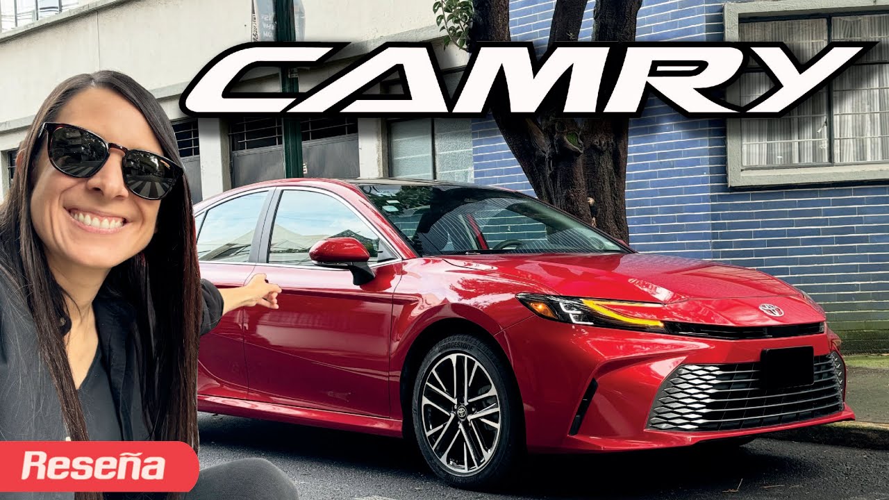 NUEVO Toyota Camry! Ya era bueno ¿Es mejor?