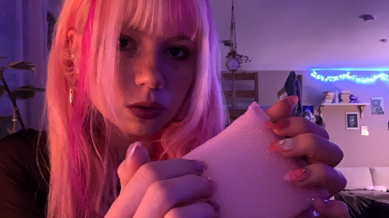I´m still dressed as a witch but now I´m scratching sponges 👻ASMR👻