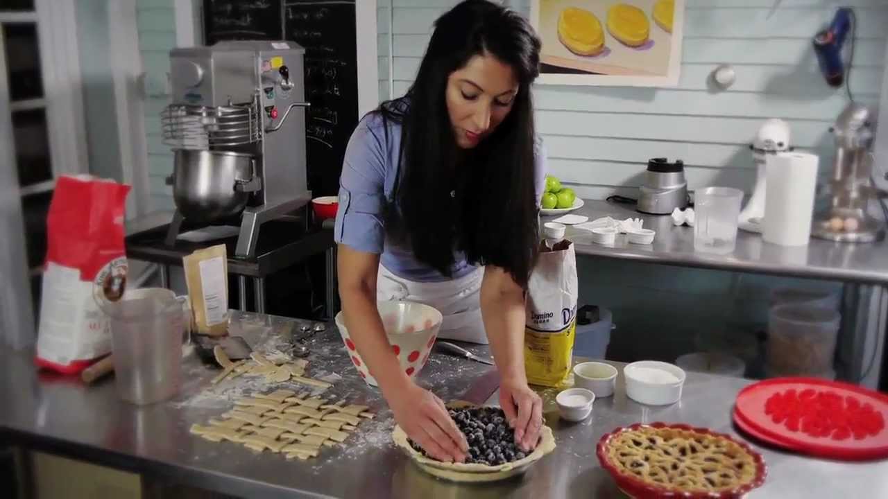 Gesine Bakes a Wild Blueberry Pie For You
