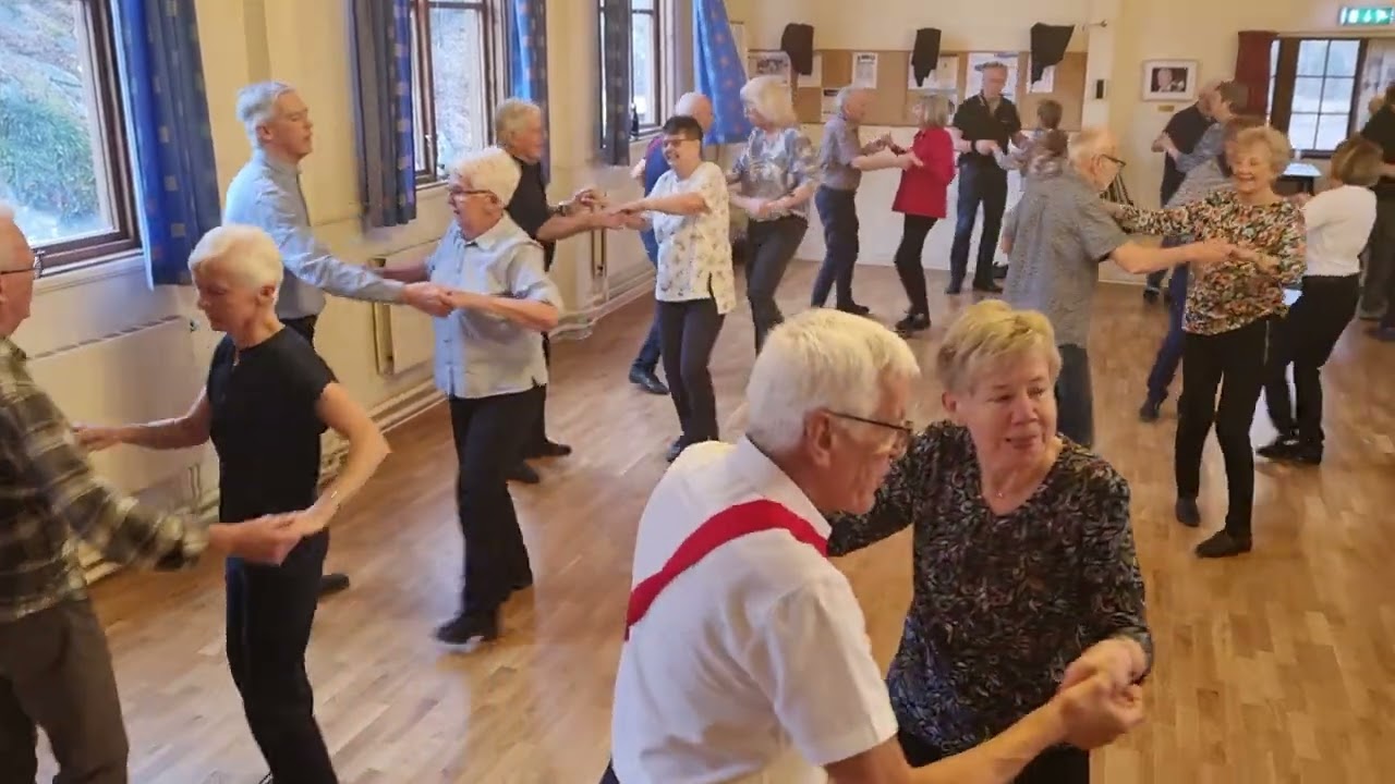 V.T.13/3-26.Dansen heter Nicolinas snoa. Anders Björk spelar.
