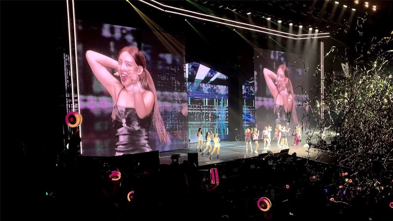 TWICE - FANCY | Twicelights Chicago Concert!