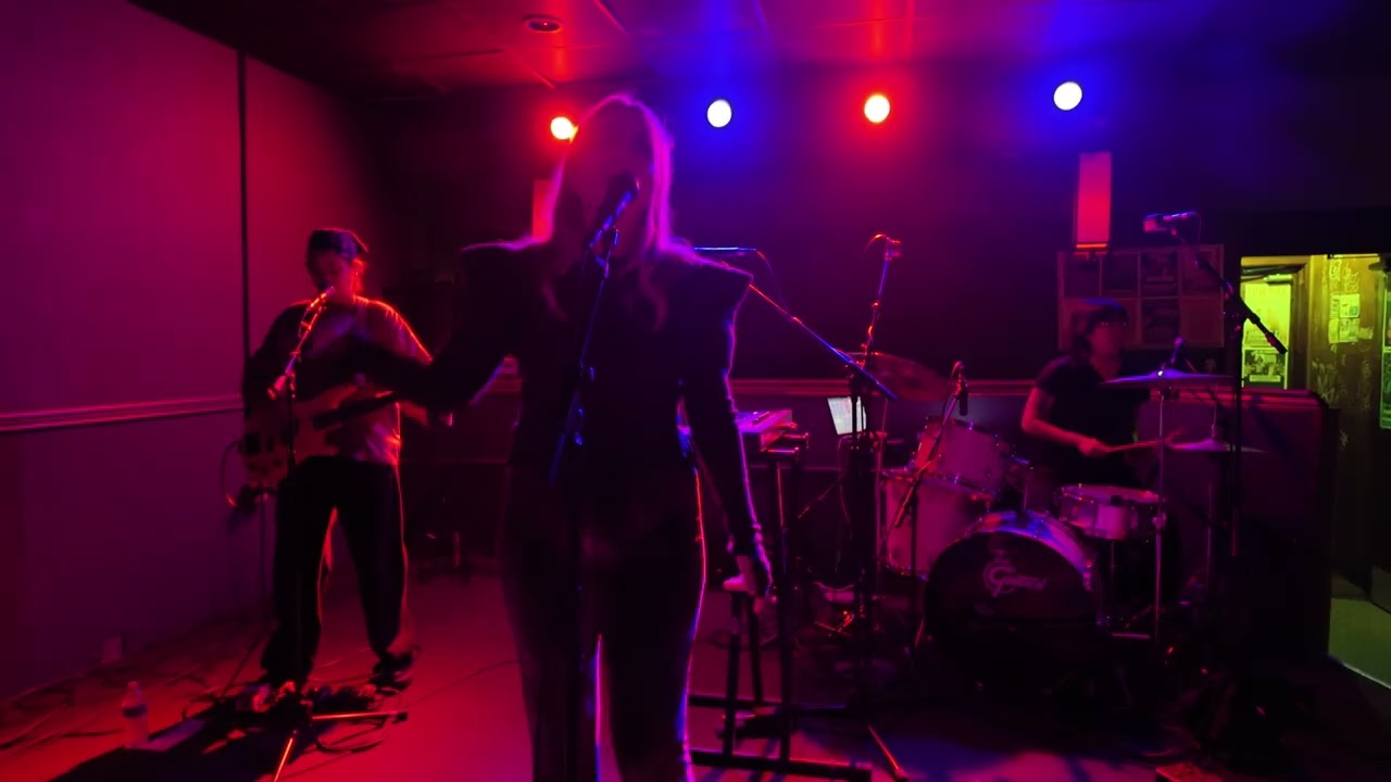Austra w/ 