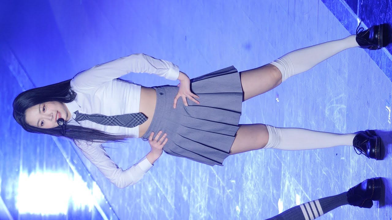 220502 르세라핌 'Blue Flame' 홍은채 4K 60P 직캠 (LE SSERAFIM HONG EUNCHAE fancam) by AGT