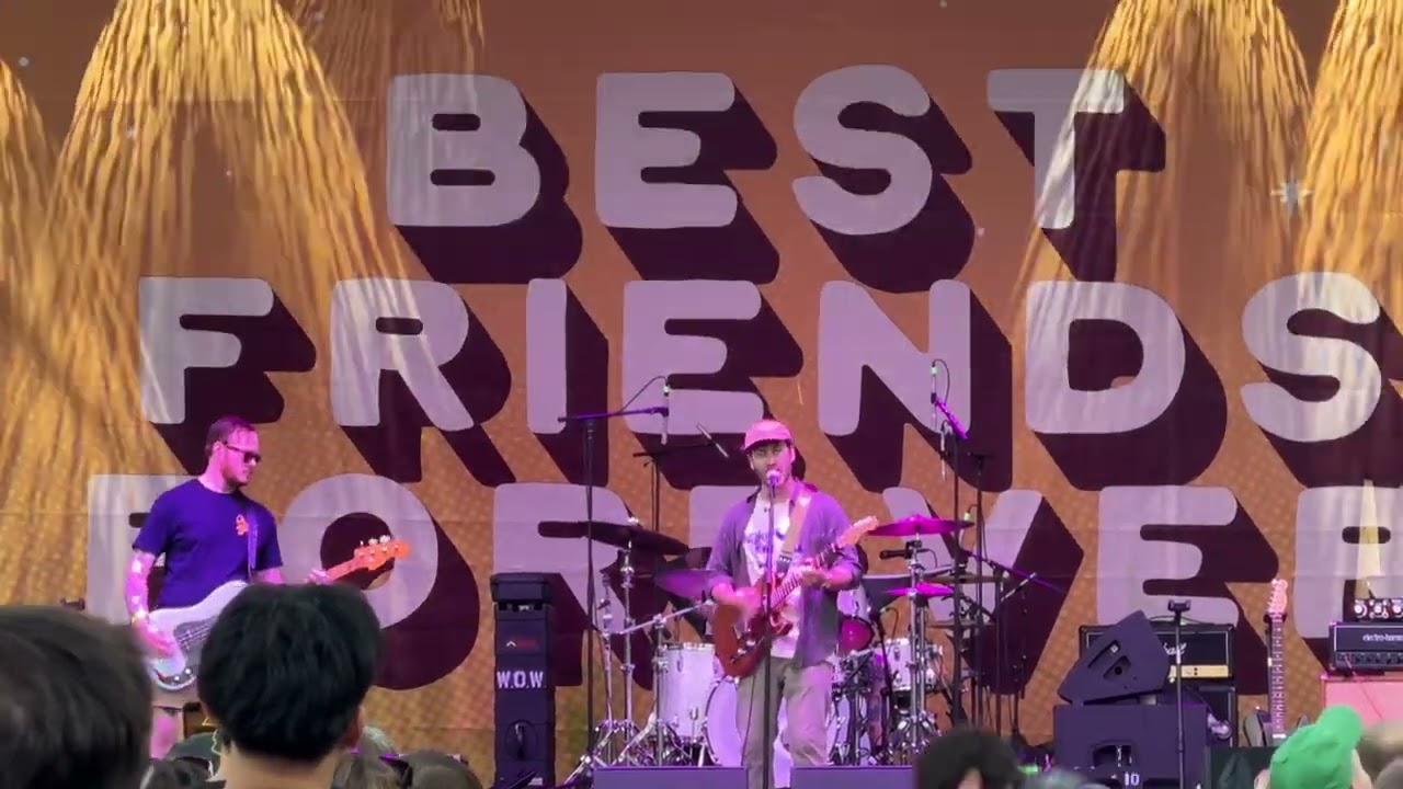 Oakwood - I Used to Have Two Pen Pals - Live @ Best Friends Forever 2025