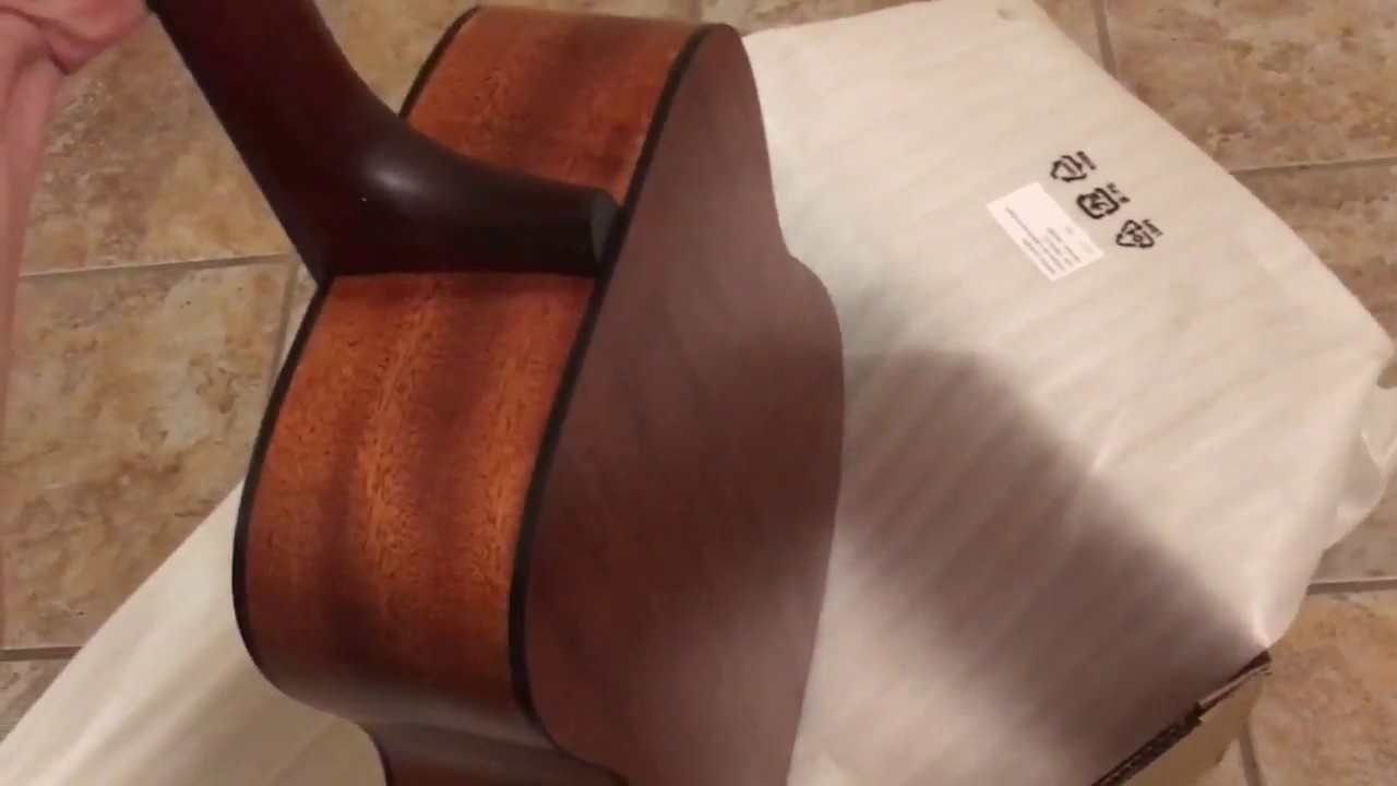 Yamaha FG800 acoustic guitar Unboxing