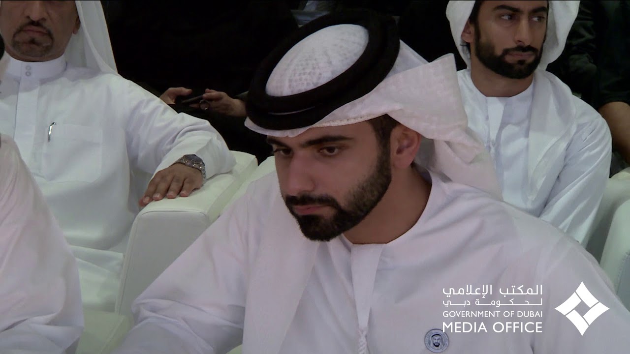 منصور بن محمد يكرم الفائزين في حفل التفوق الرياضي