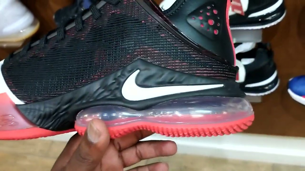 Nike Lebron 19 low bred