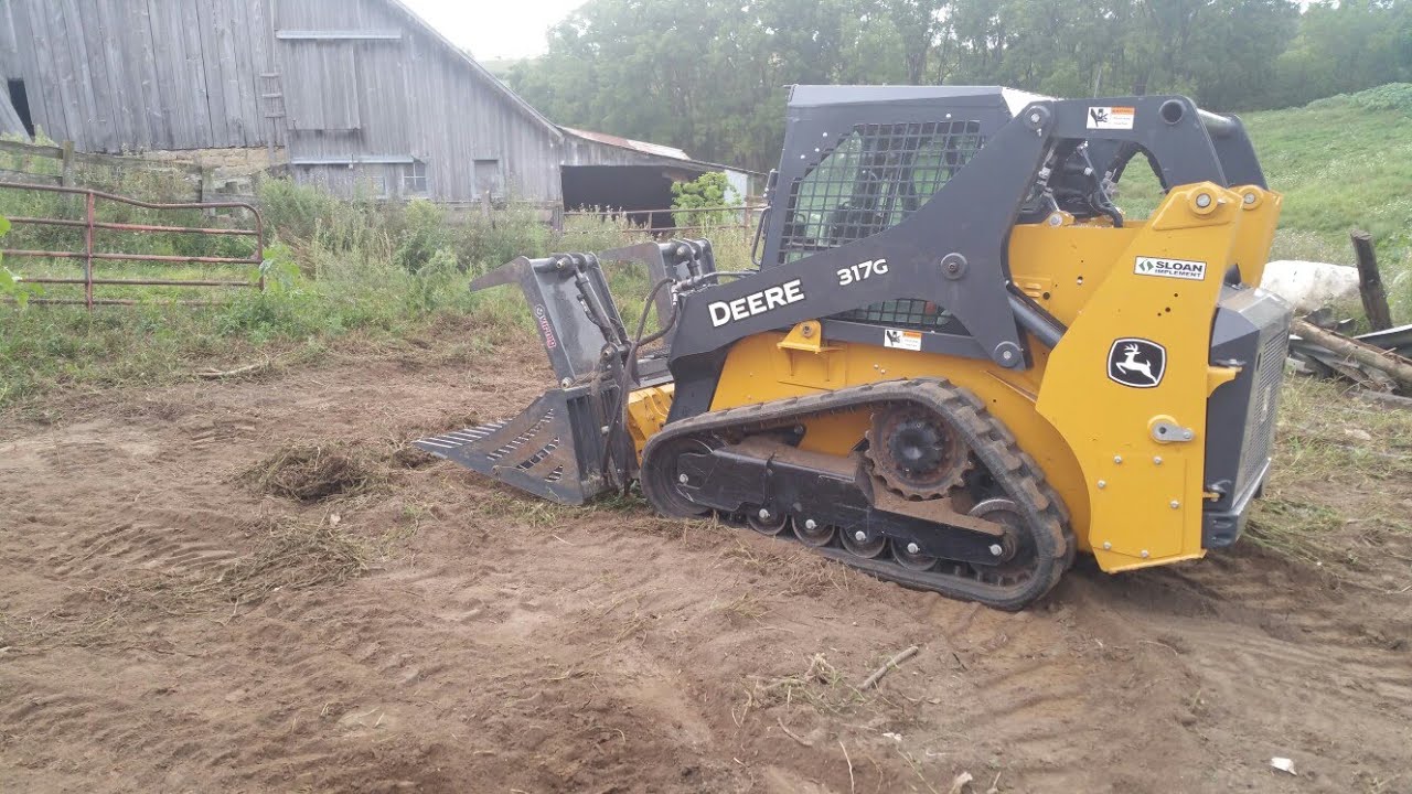 Putting The John Deere 317G and 330G Skidsteers To Work