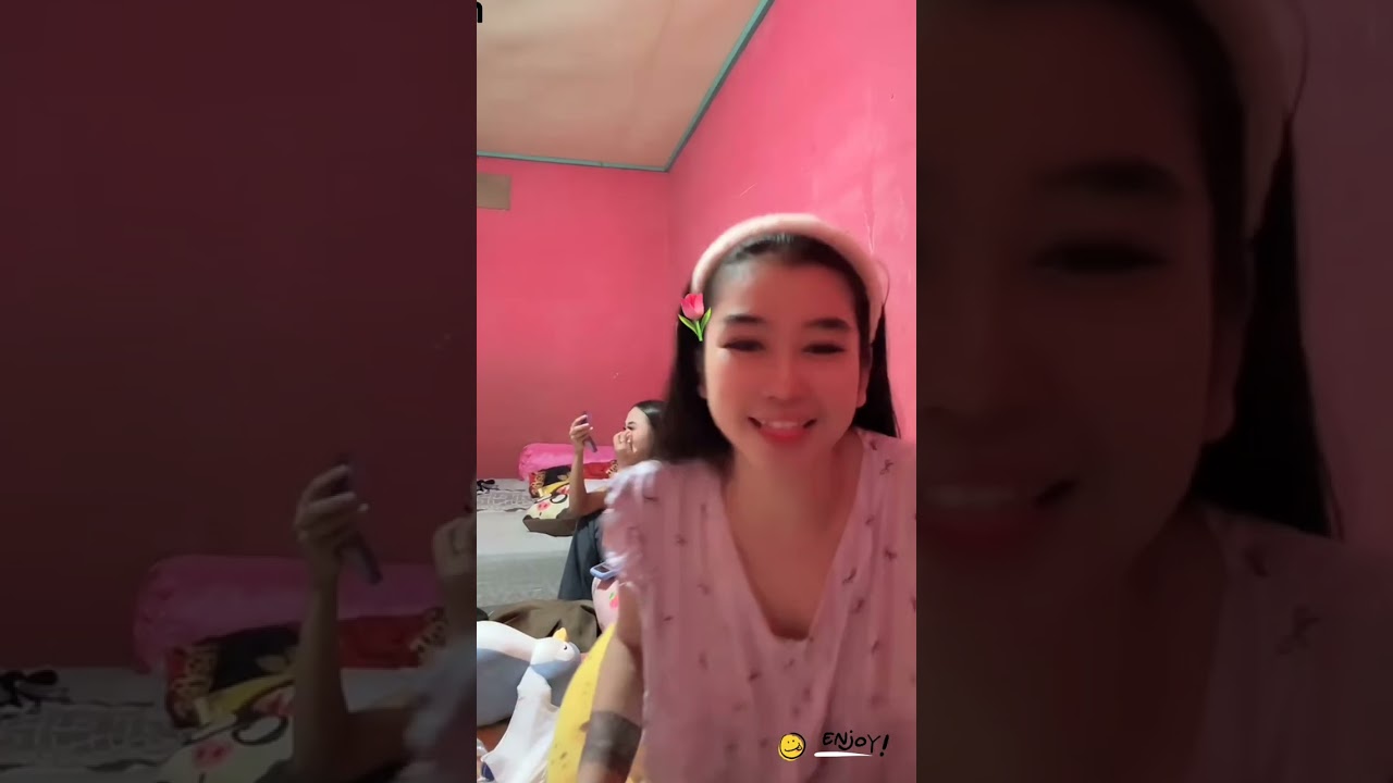 Daily activity: para ciwi' ini lagi prepare make up buat persiapan kerja ya guys