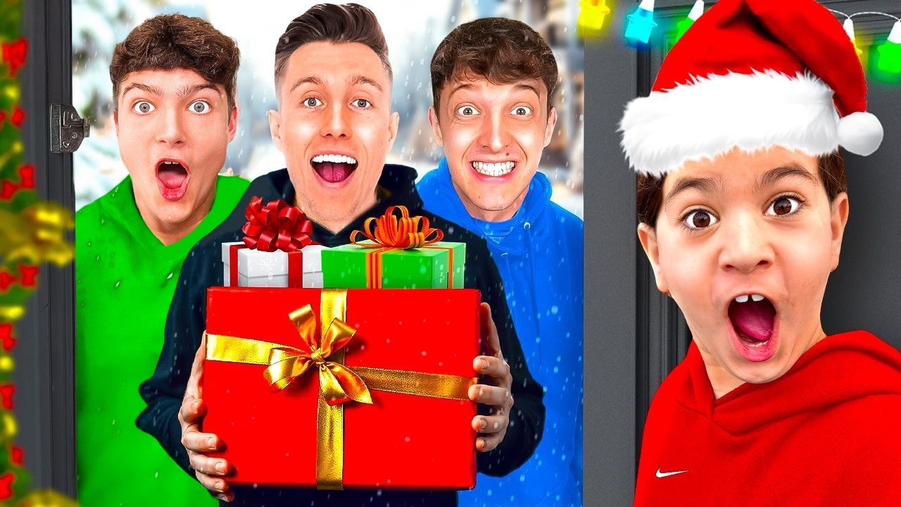 KLEINER JUNGE feiert WEIHNACHTEN mit ALLEN YOUTUBERN! 🎅🎁