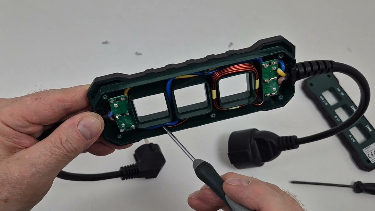 Jak zmierzyć natężenie prądu miernikiem cęgowym, adapter do pomiaru prądu - Parkside PSMA 300 A1 DIY