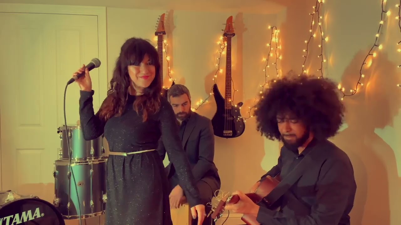 Louise Golbey Trio - Treasure (Bruno Mars cover)