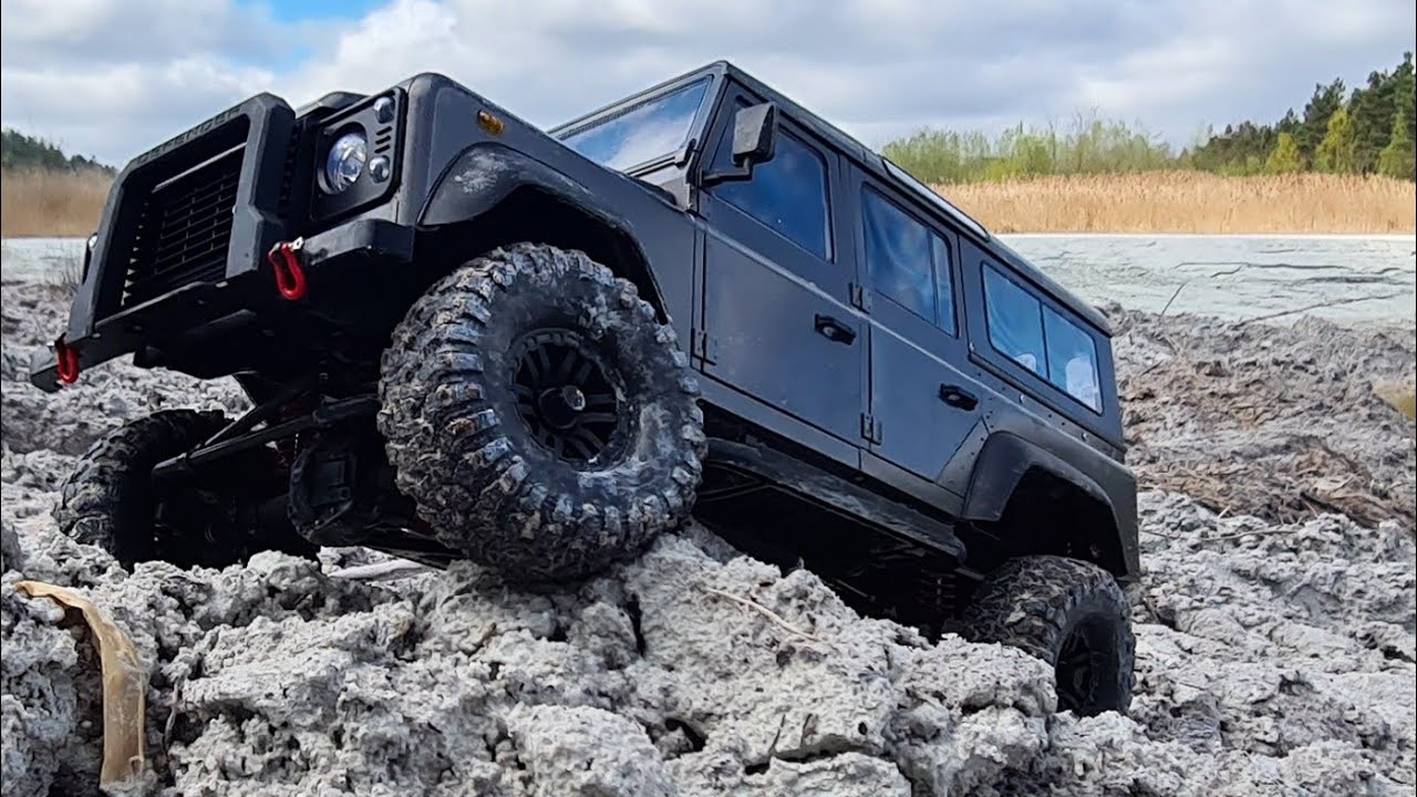 1/8 Scale RC: FM Electronics Land Rover Defender D110 Crawler Extreme Offroad.