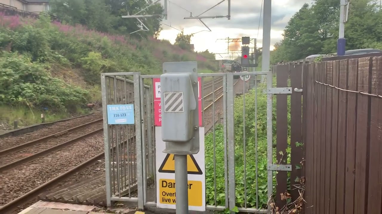 45690 &lsquo;Leander&rsquo; passing Polmont on the Aberdonian Tour to Edinburgh from Aberdeen!