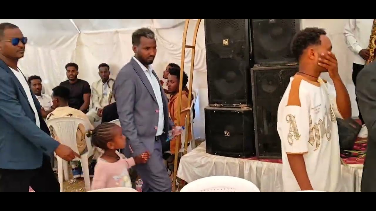 ወድ ፀሓይ ዝገርም ሁራ ምስ ወራድ መርዓ ኣብ ዕዳጋ ሰሉስ