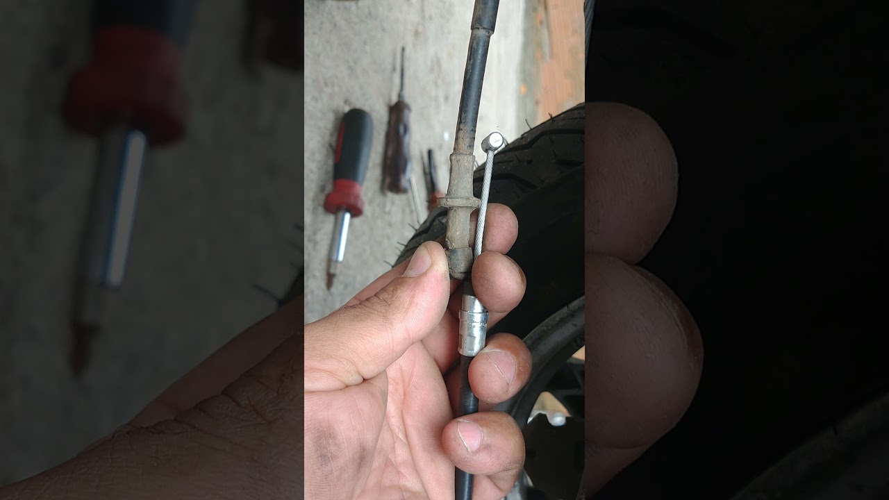 Trocando o cabo do freio traseiro Suzuki Burgman 125