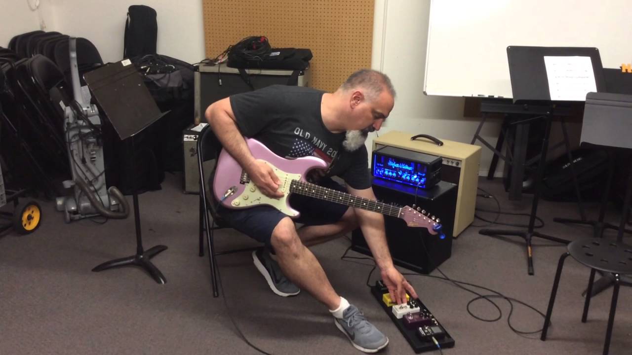 Hughes and Kettner Deluxe 20 demo