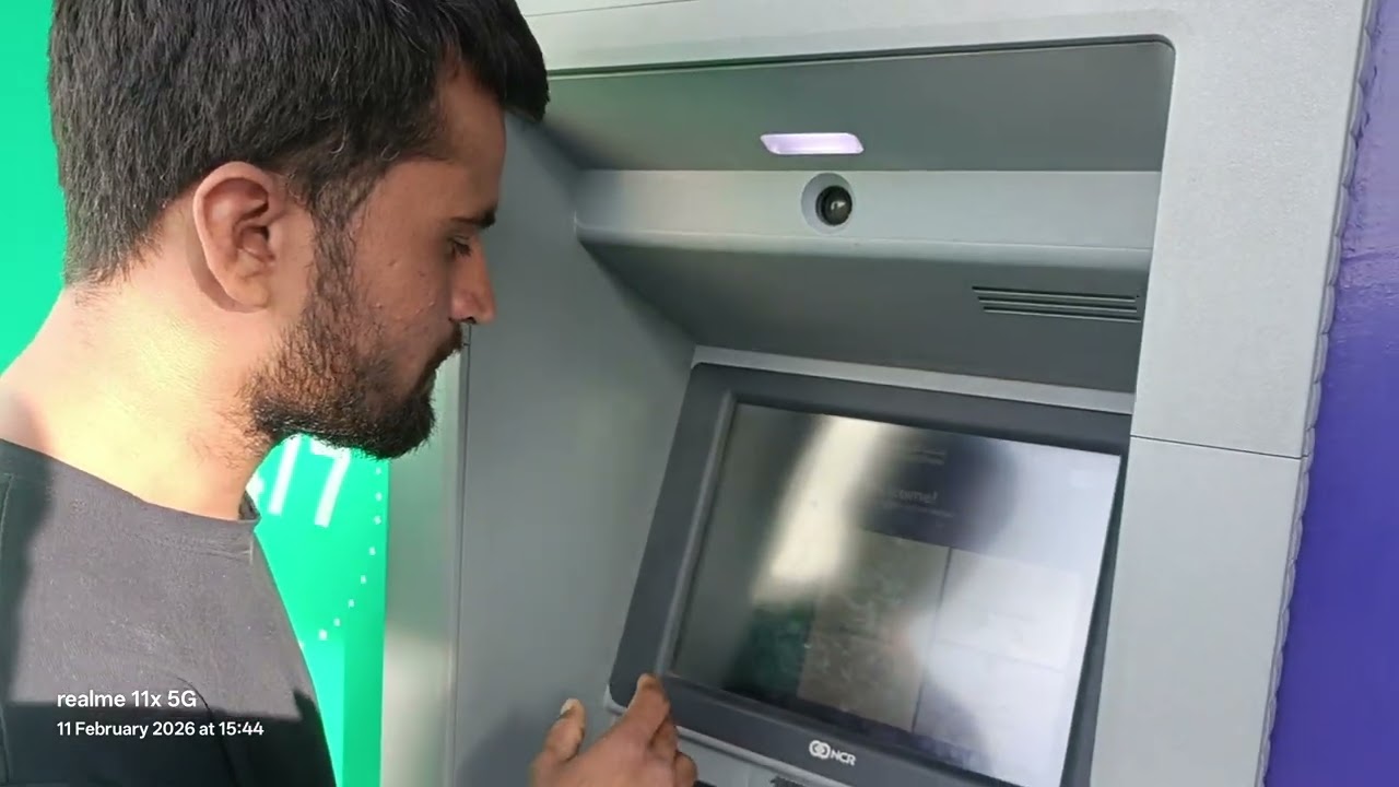 Saudi mein ATM se paise kaise nikaalte hain