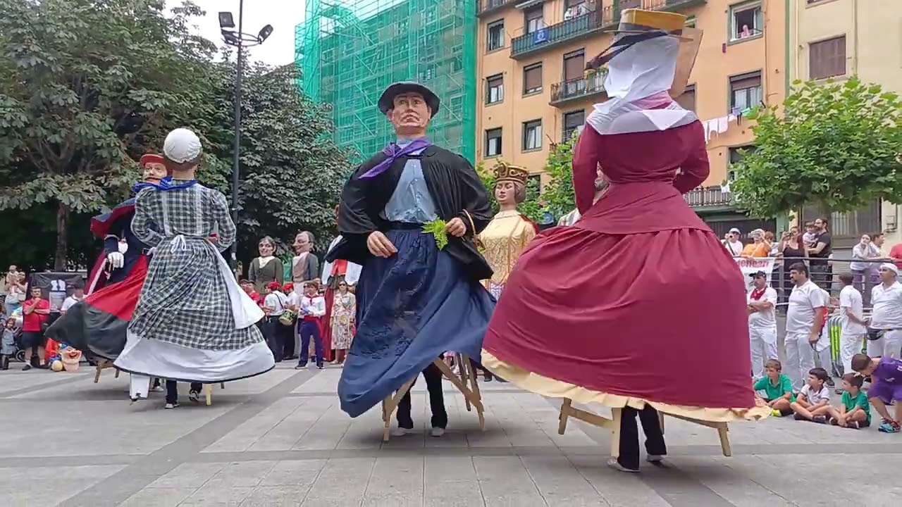 Vals de Pasaia en la Gigantada de Trintxerpe (Pasaia) | 14 de Julio de 2024