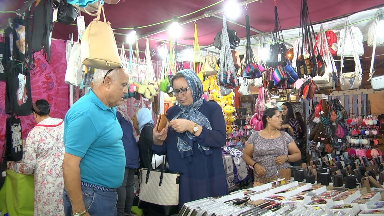 ¿Qué venden los ‘hippies’ de la Feria? Un recorrido por sus puestos