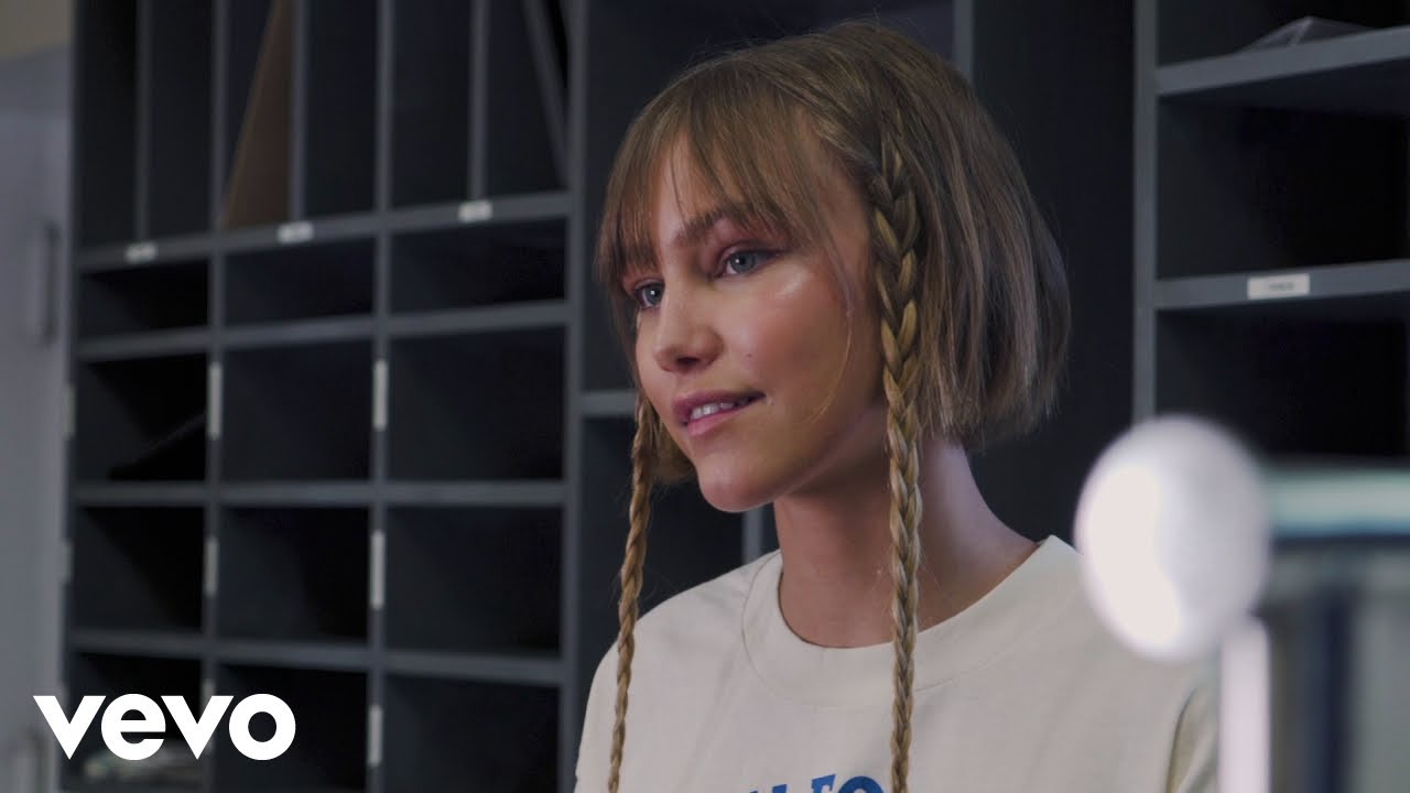 Grace VanderWaal - Waste My Time - Behind the Scenes
