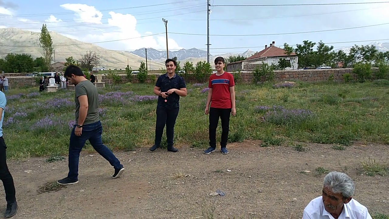 Emiruşağı Köyü Arefede mezarlık 2019 video-1