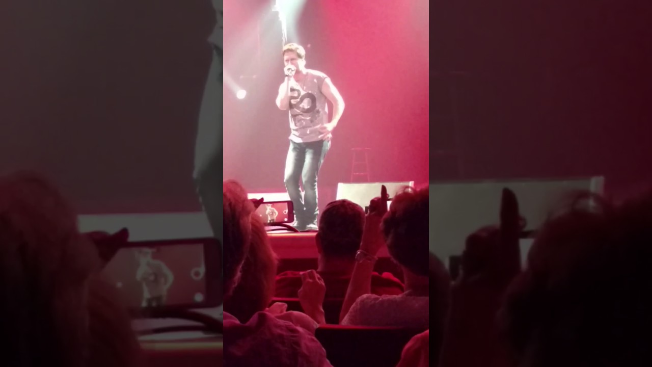 Satchmo visits Adam on stage in Branson, MO