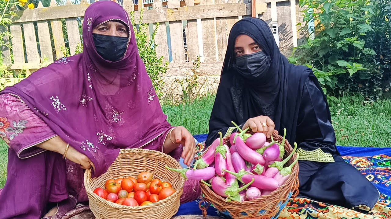 Srinagar Se Aaya Gift🎁| Kitchen Garden Ka Full Tour | Oh My God Itni Sabziyan