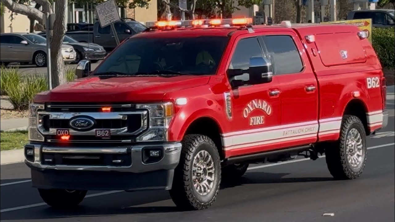 Oxnard Fire Department Battalion Chief 62 Responding Code 3 to a Working Structure Fire 