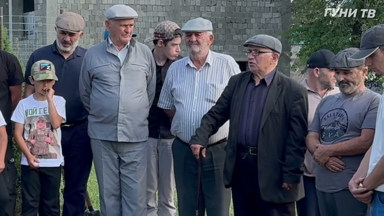 Дерево в «Саду Памяти» в память о Магомеде Айтимерове.